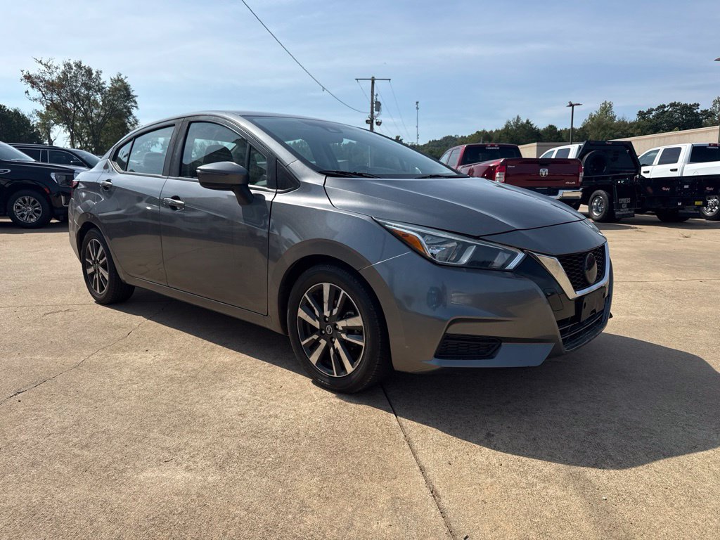 Used 2021 Nissan Versa SV FWD image 3