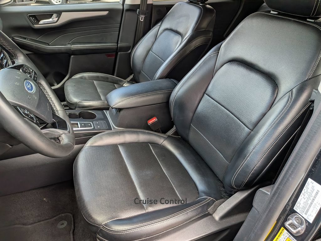 Used 2022 Ford Escape SEL w/ Technology Package FWD image 15