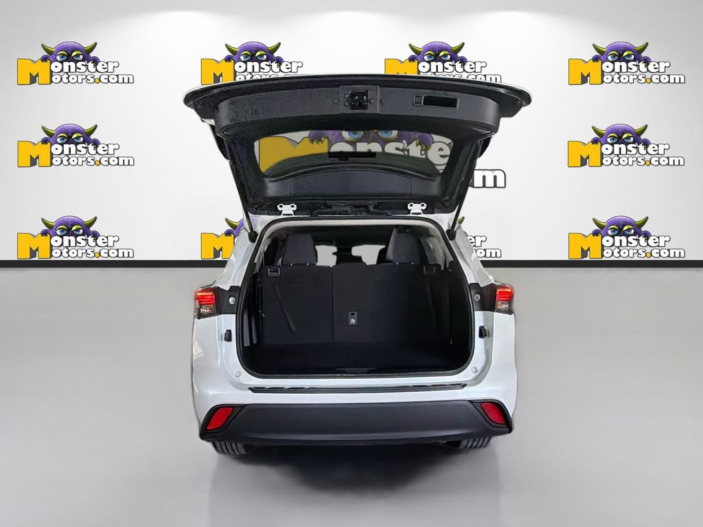 Used 2023 Toyota Highlander L image 6