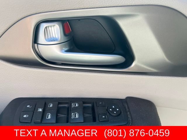 Used 2017 Chrysler Pacifica Touring FWD image 14