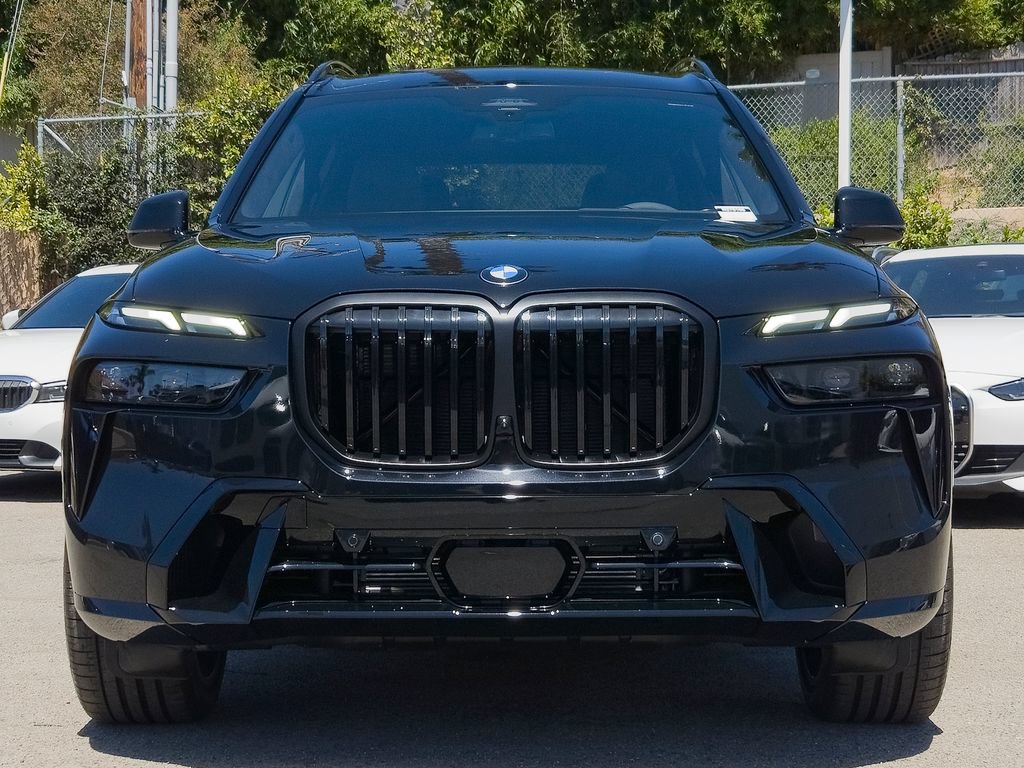 New 2027 BMW X7 xDrive40i w/ M Sport Package AWD/4WD image 2