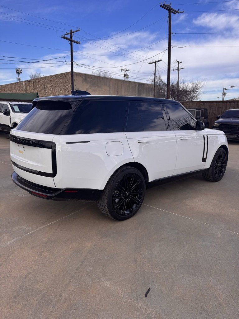 Used 2025 Land Rover Range Rover SE image 8