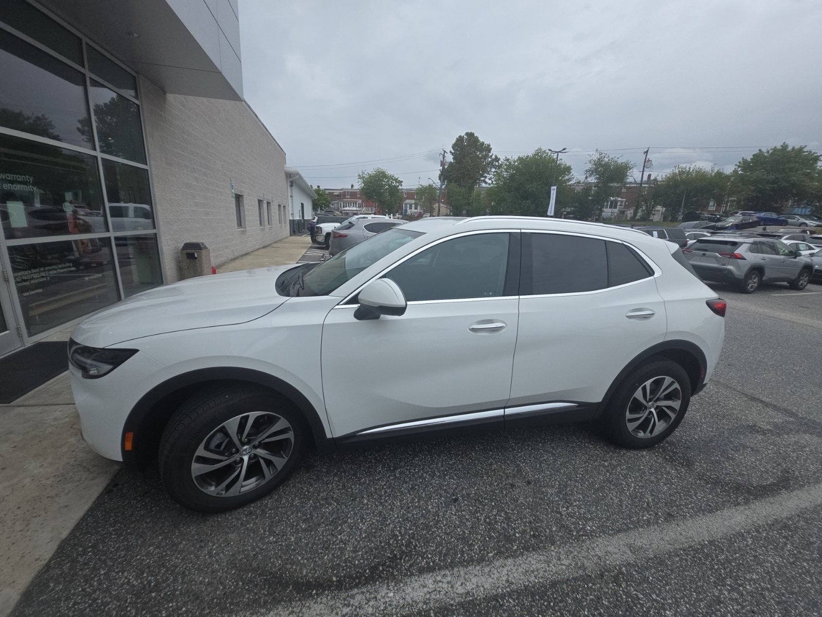 Used 2023 Buick Envision Essence AWD/4WD image 2