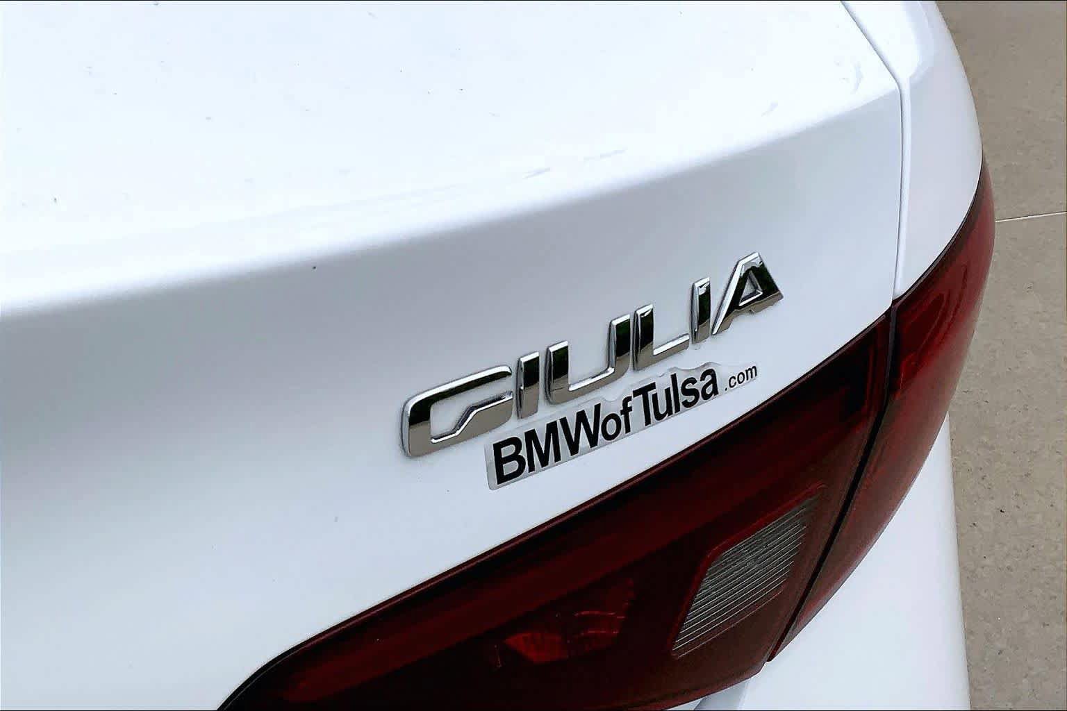 Used 2018 Alfa Romeo Giulia Ti w/ Quick Order Package 22X Lusso AWD/4WD image 9