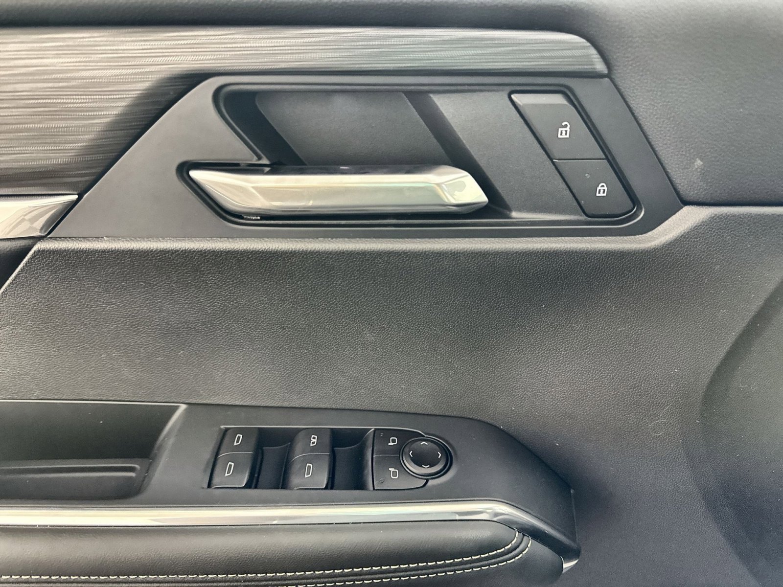 New 2026 GMC Acadia Elevation w/ LPO, Floor Liner Package image 15