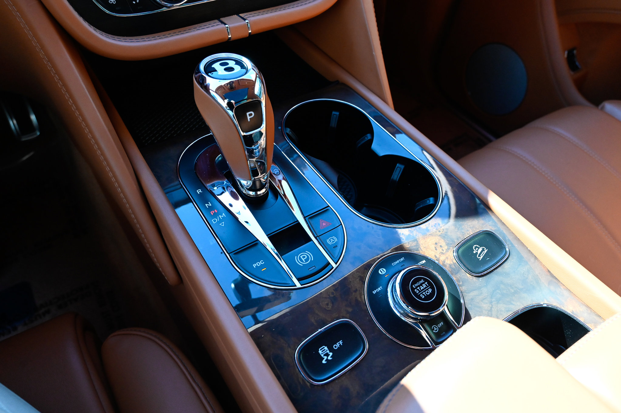 Used 2019 Bentley Bentayga image 28