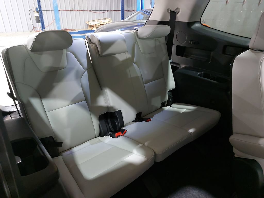 Used 2025 Kia Telluride S AWD/4WD image 12