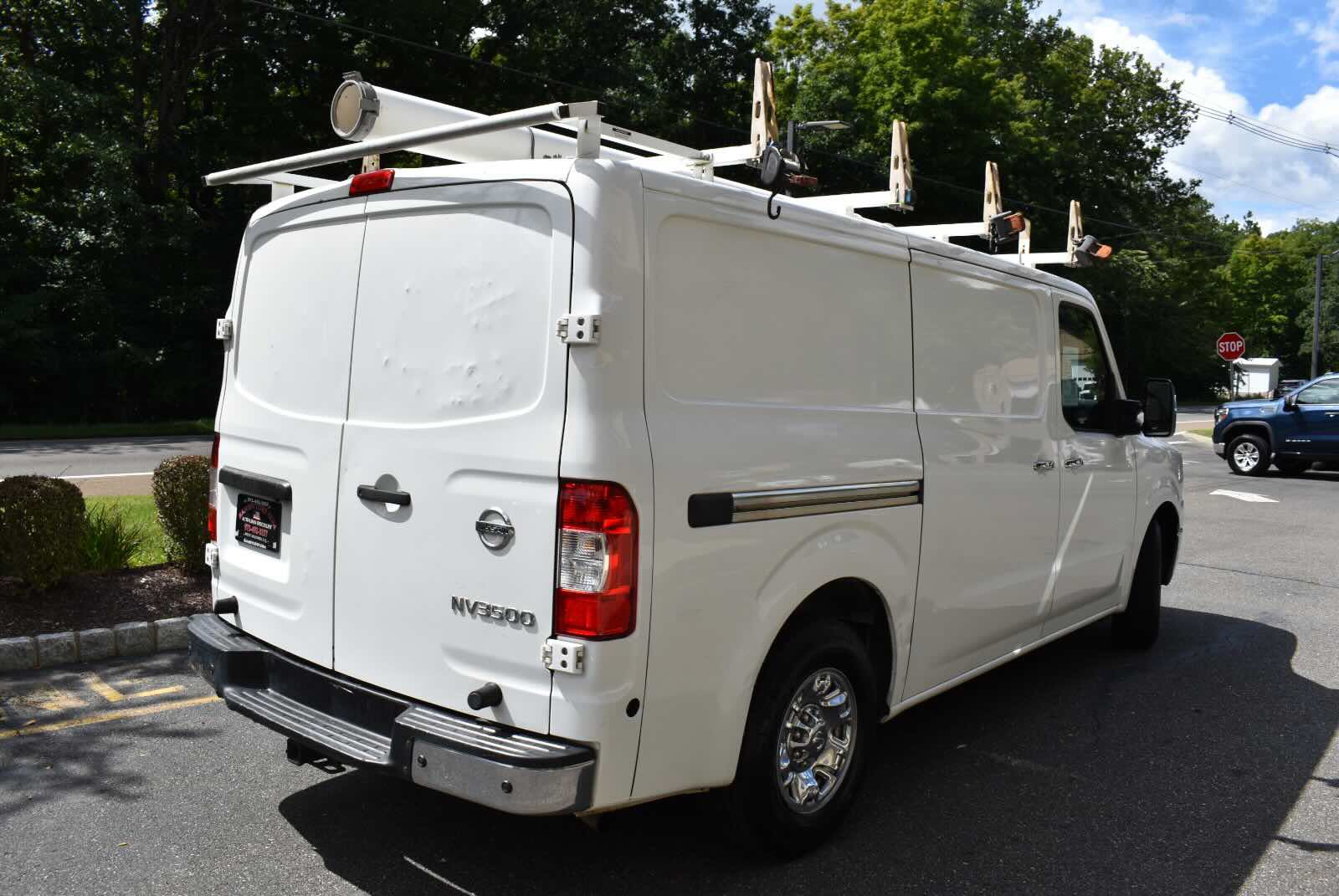 Used 2017 Nissan NV 3500 SL w/ Technology Package RWD image 4