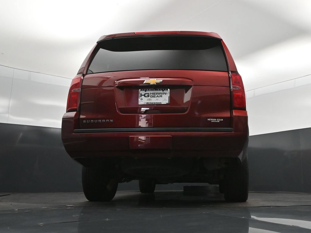 Used 2020 Chevrolet Suburban LT w/ Luxury Package RWD image 41