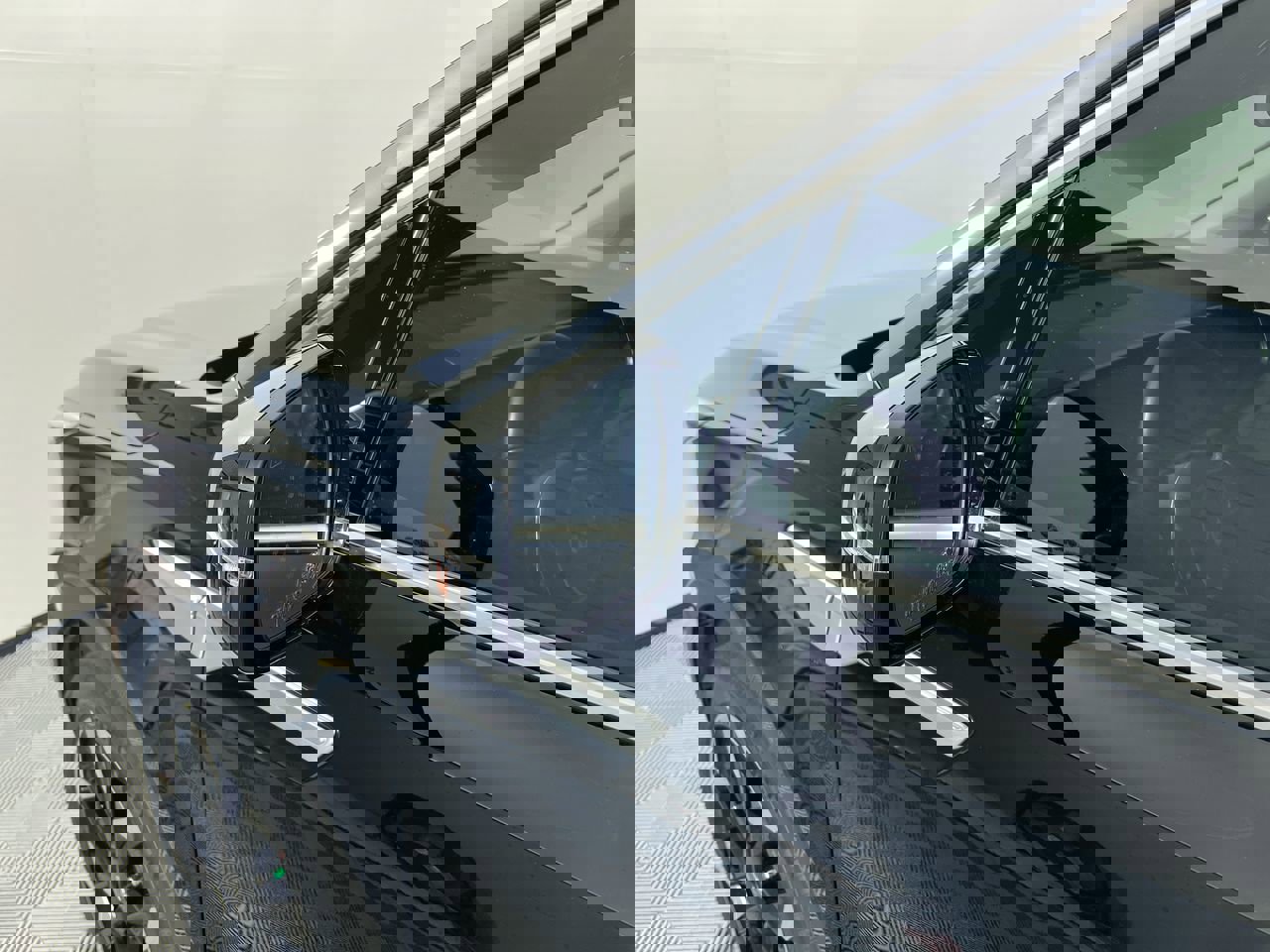 Certified 2025 Kia Sorento EX w/ Panoramic Sunroof Package image 10