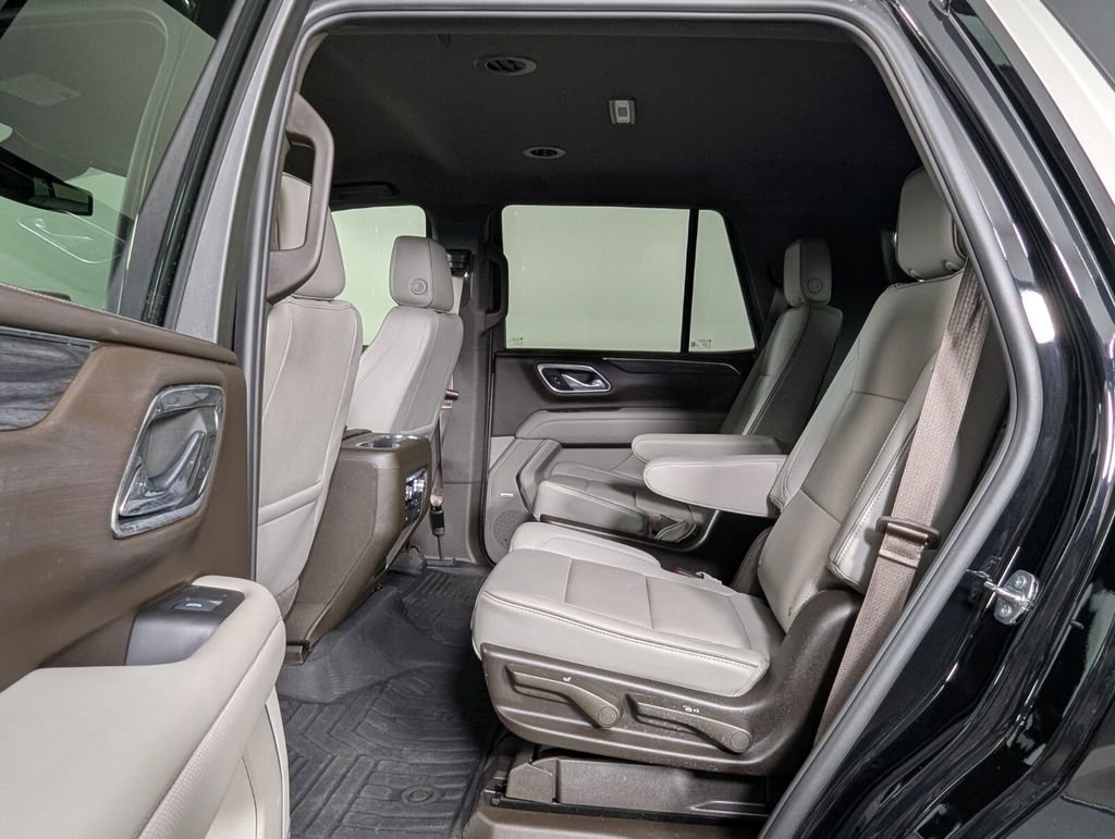 Used 2024 GMC Yukon SLT w/ SLT Luxury Package AWD/4WD image 26