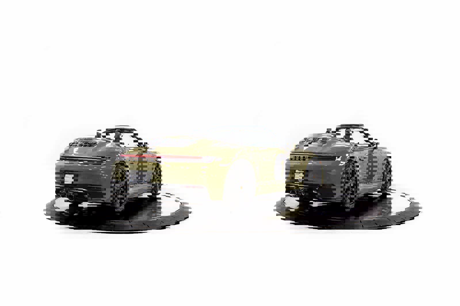 New 2026 Porsche 911 GTS image 7