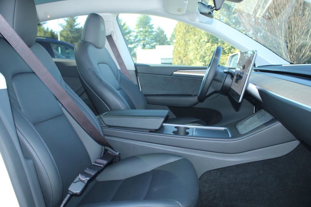 Used 2024 Tesla Model Y Long Range AWD/4WD image 12