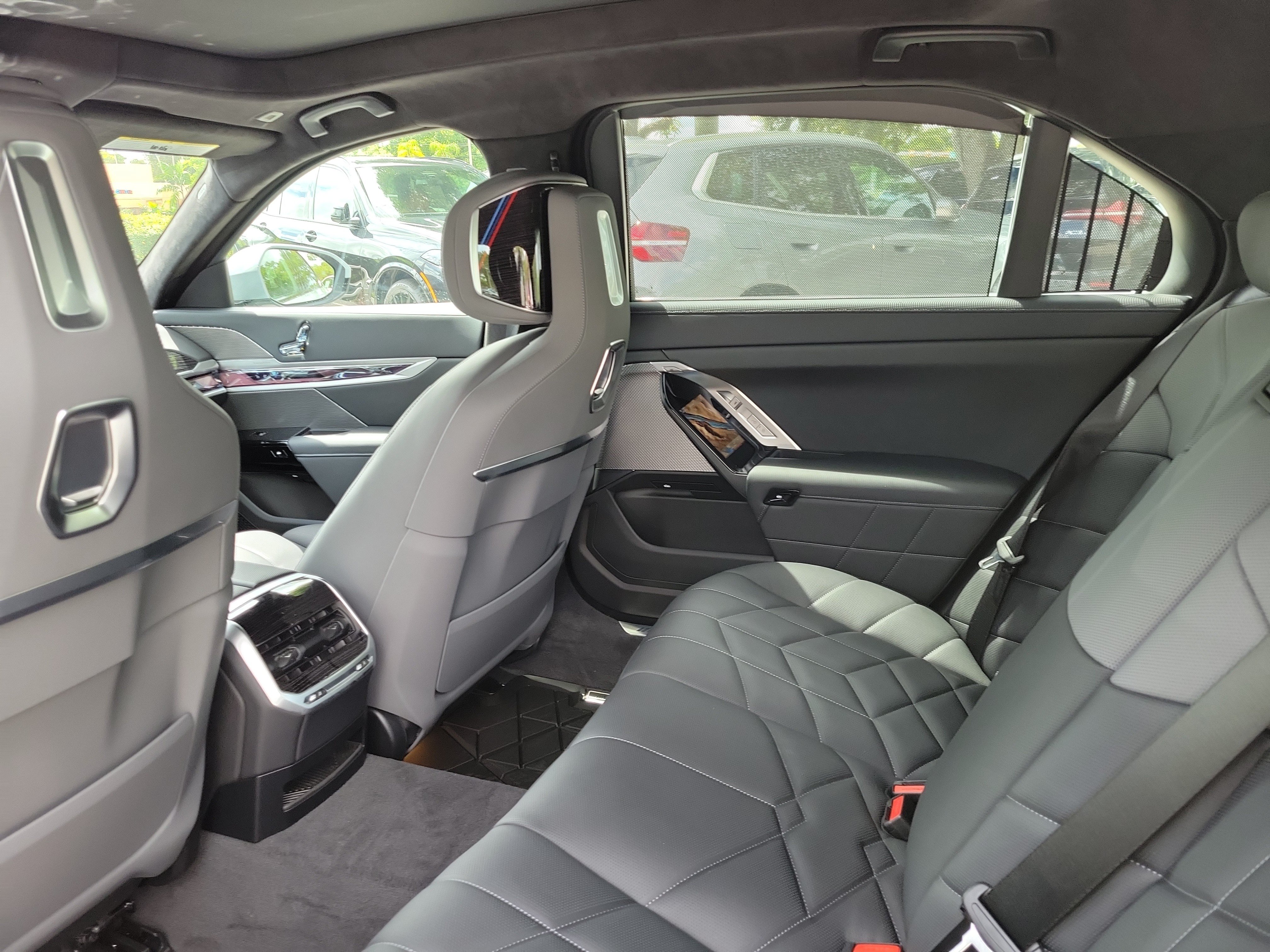 New 2026 BMW 740i w/ Executive Package RWD image 8