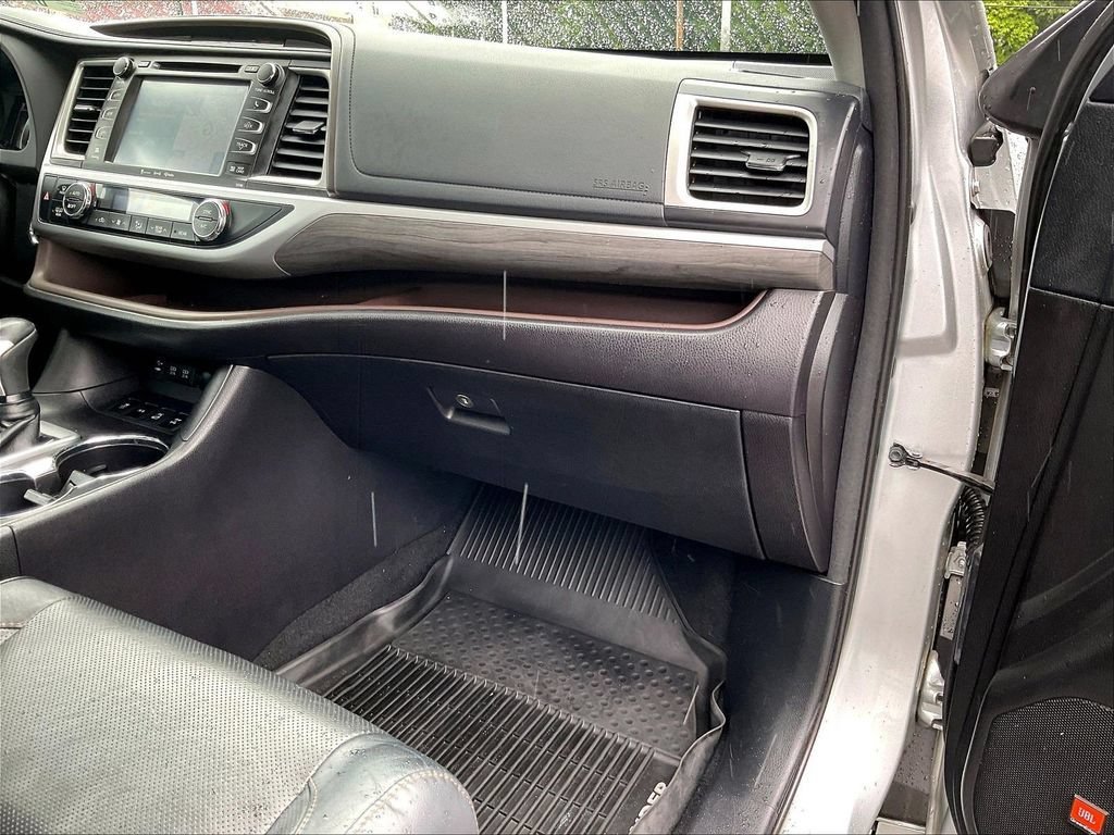 Used 2018 Toyota Highlander Limited w/ Protection Package #3 AWD/4WD image 13