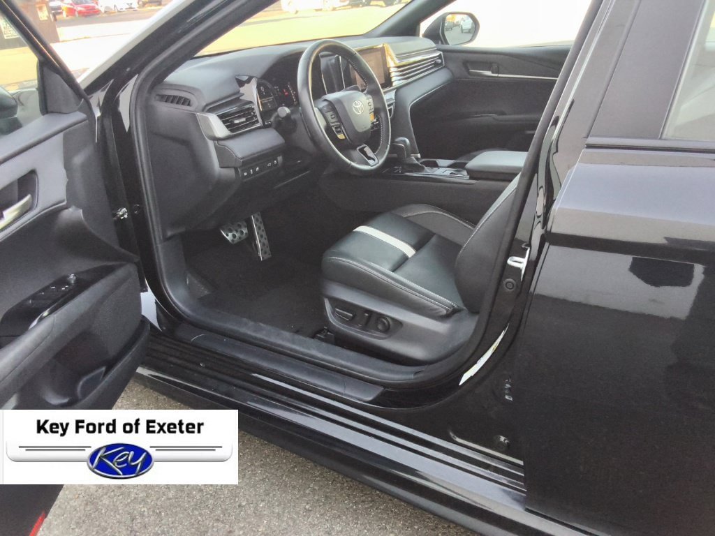 Used 2025 Toyota Camry SE w/ Convenience Package AWD/4WD image 28