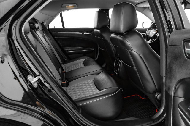 Used 2022 Chrysler 300 Touring w/ Sport Appearance Package image 34