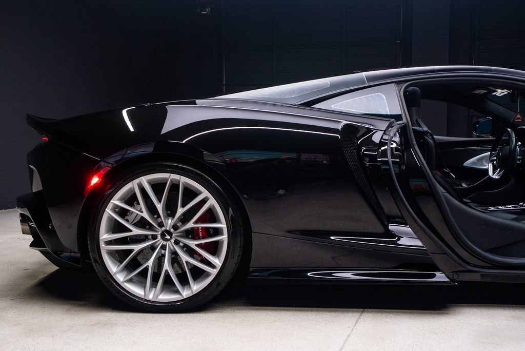 Used 2023 McLaren GT RWD image 20