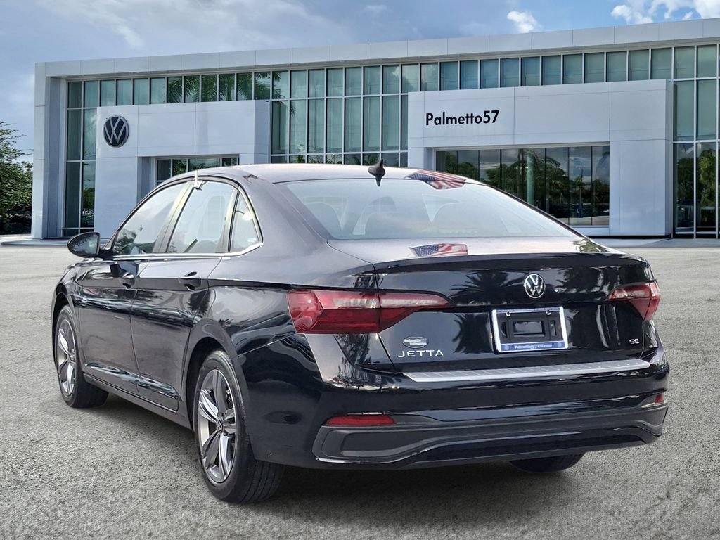 Certified 2023 Volkswagen Jetta SE FWD image 4