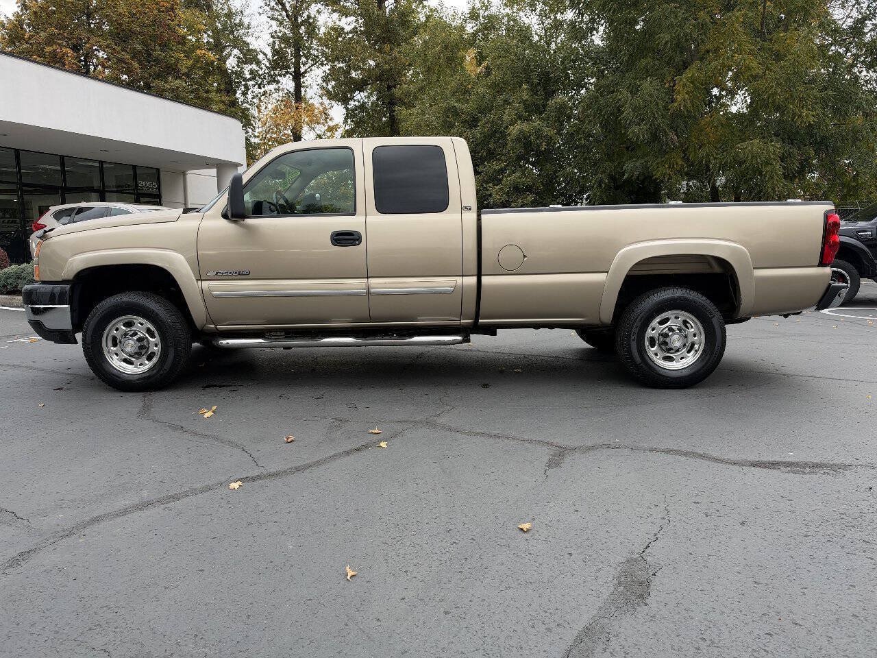 Used 2007 Chevrolet Silverado 2500 LT RWD image 2