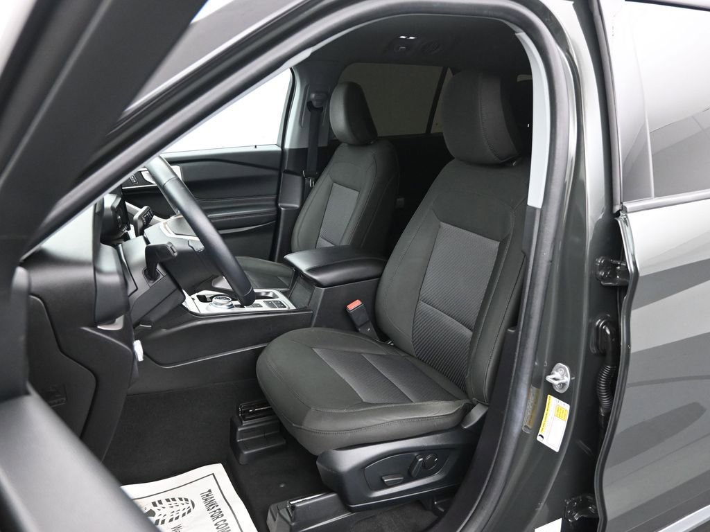 Used 2022 Ford Explorer XLT image 11