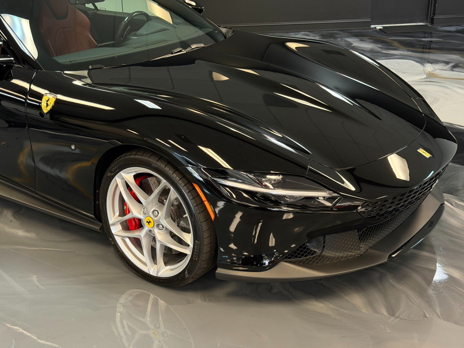 Used 2025 Ferrari Roma Spider RWD video 2