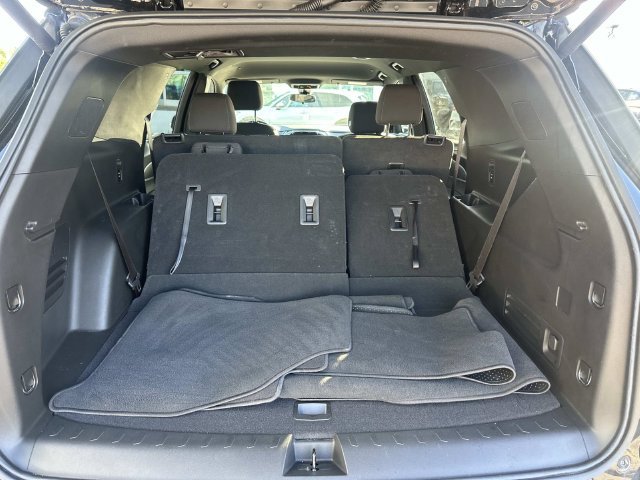 Used 2023 Chevrolet Traverse LT AWD/4WD image 15