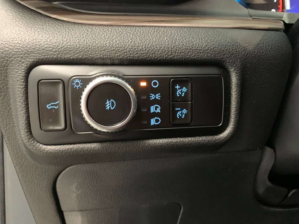 Used 2023 Ford Explorer Limited w/ Limited Technology Package RWD image 12