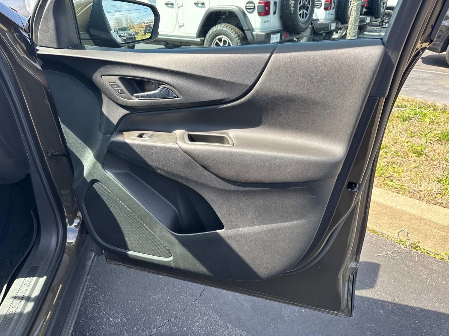 Used 2023 Chevrolet Equinox LT image 18