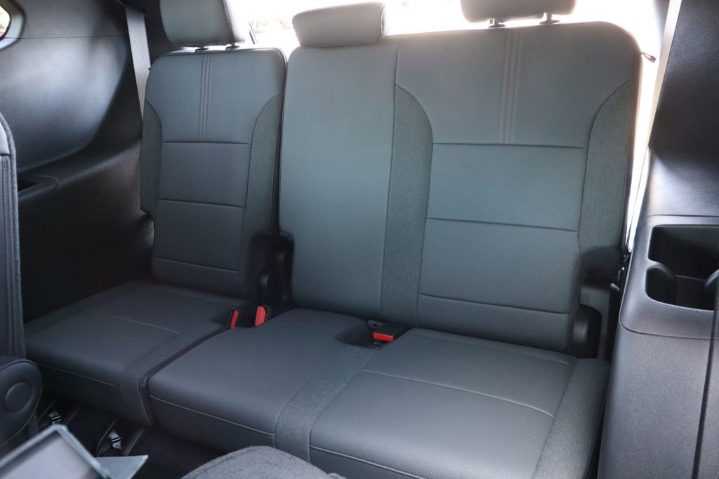 Used 2025 GMC Acadia AT4 w/ LPO, Floor Liner Package AWD/4WD image 23