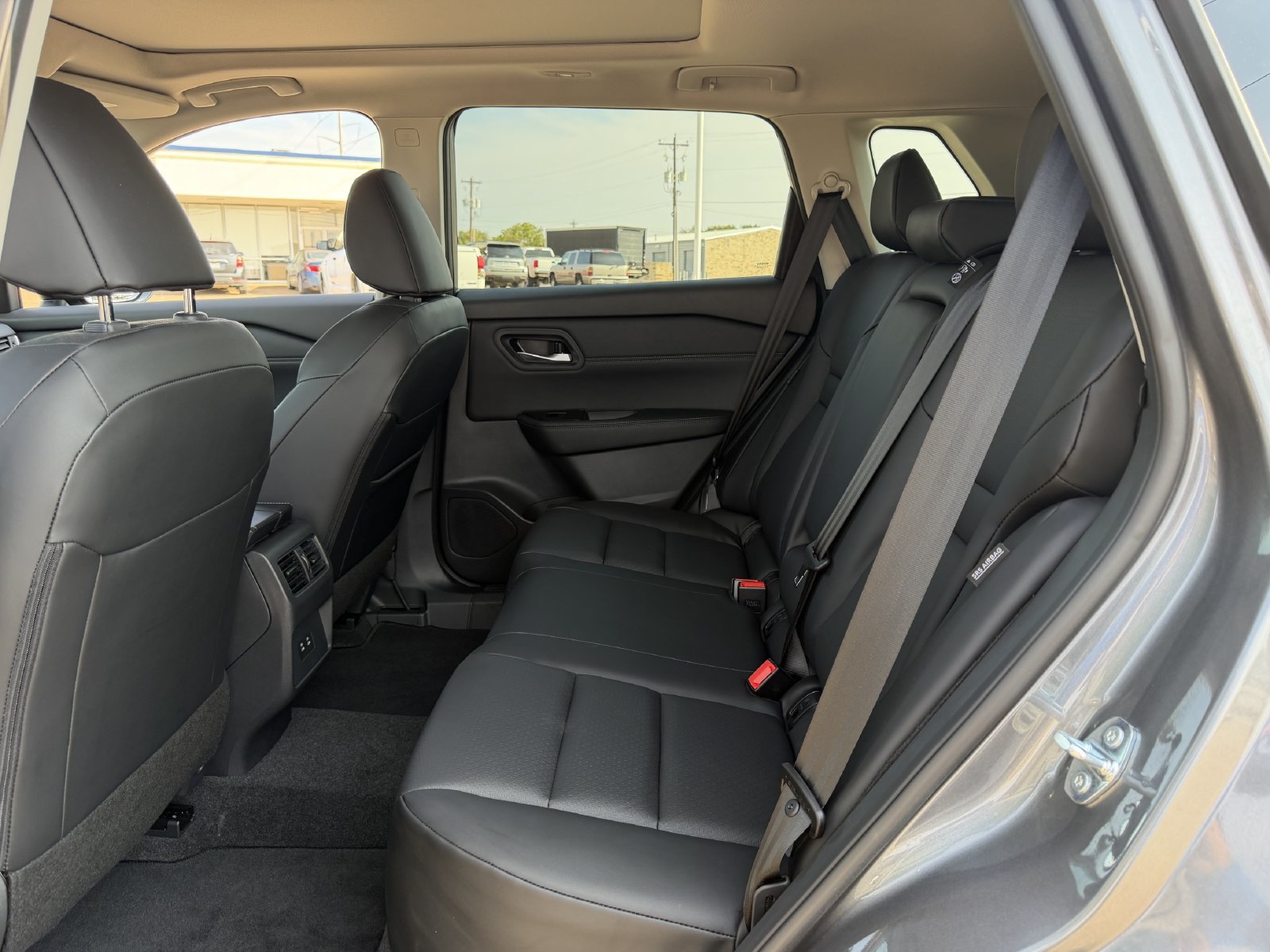 Used 2026 Nissan Rogue Dark Armor FWD image 29