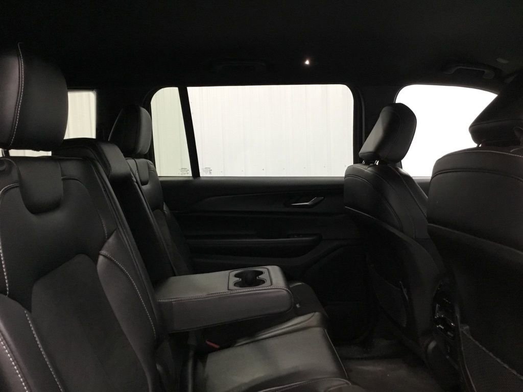 Used 2024 Jeep Grand Cherokee L Laredo AWD/4WD image 18