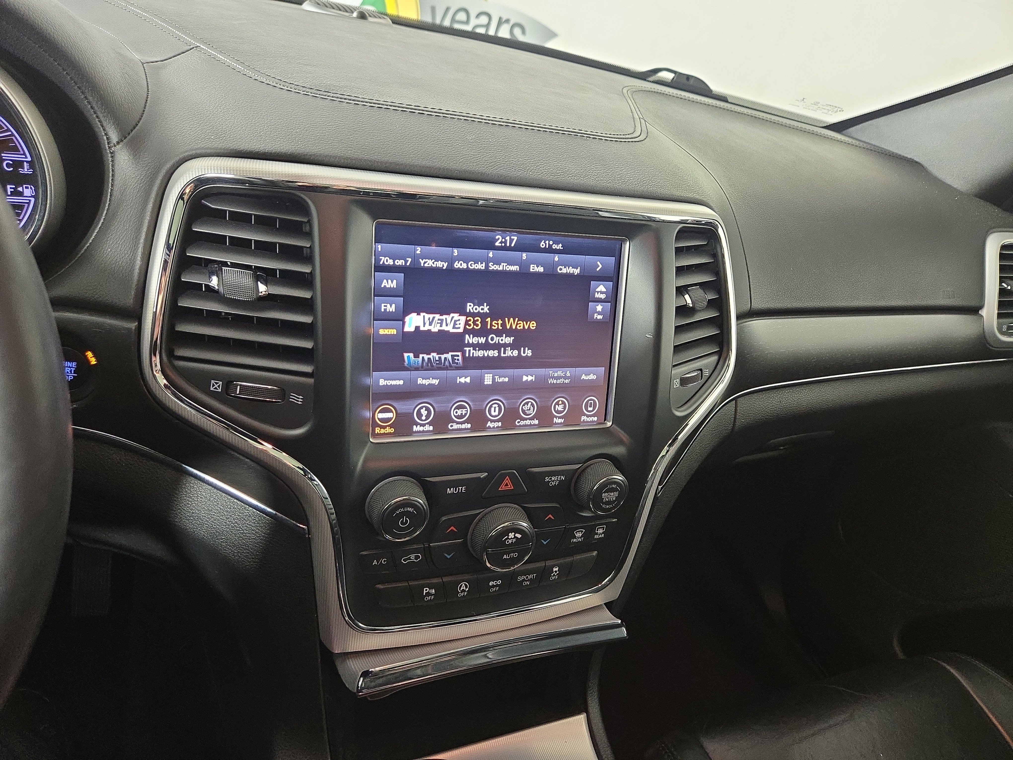 Used 2018 Jeep Grand Cherokee Limited AWD/4WD image 23