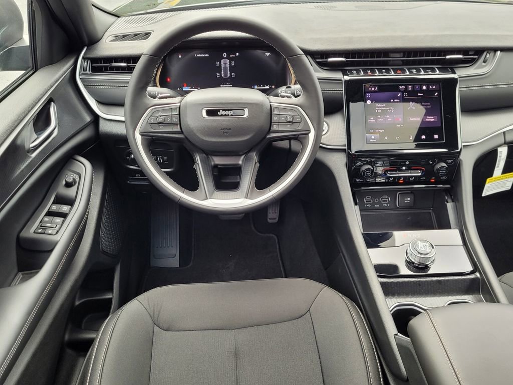 New 2025 Jeep Grand Cherokee Laredo X w/ Luxury Tech Group I image 12