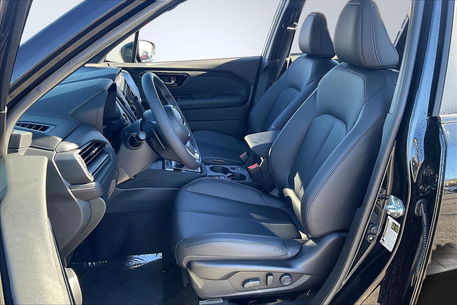 New 2025 Subaru Forester Limited image 9