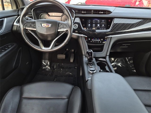 Used 2025 Cadillac XT6 Premium Luxury image 30