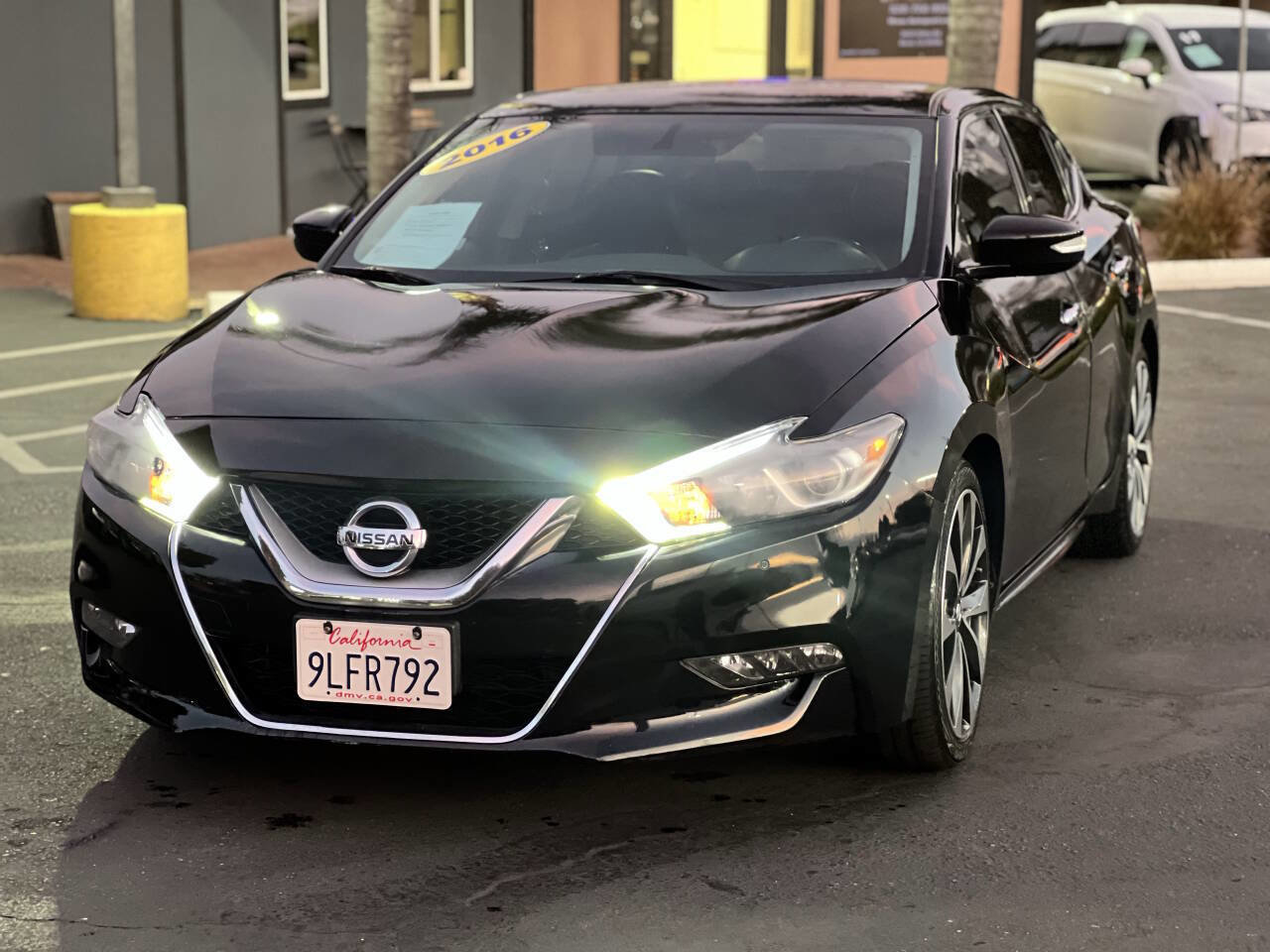 Used 2016 Nissan Maxima SR image 3