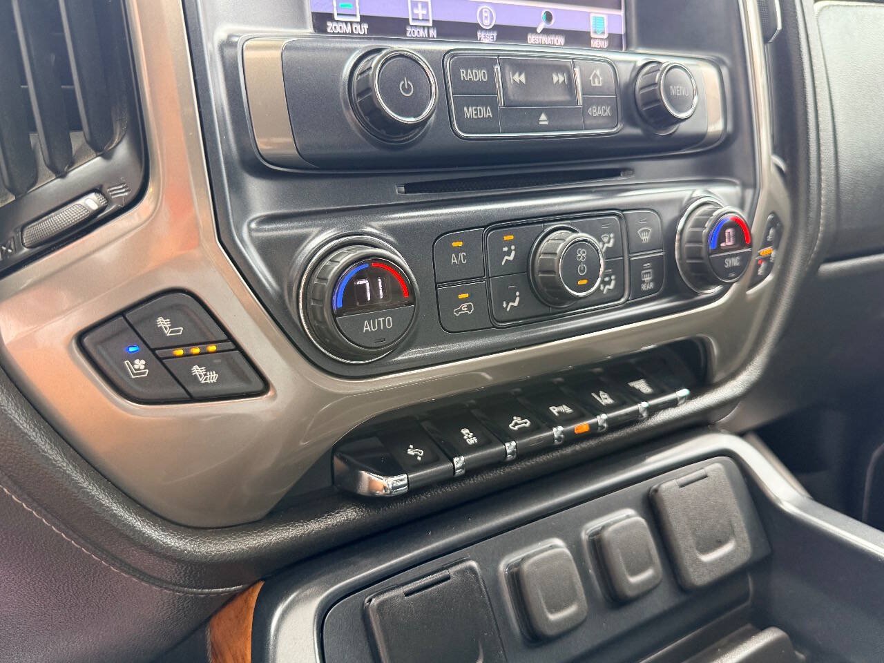 Used 2018 Chevrolet Silverado 2500 High Country w/ Duramax Plus Package AWD/4WD image 30