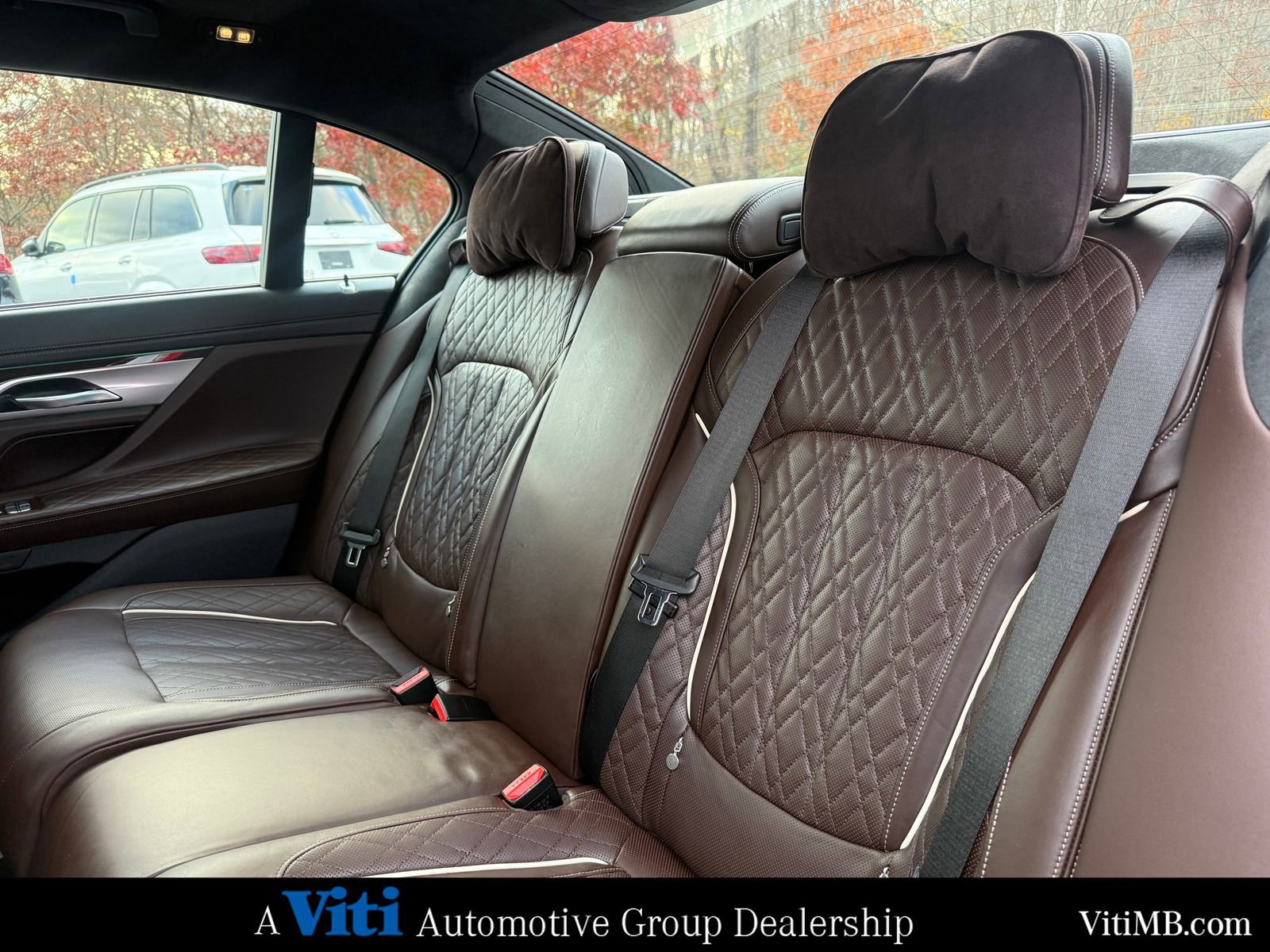 Used 2022 BMW ALPINA B7 xDrive w/ Luxury Rear Seating Package image 20