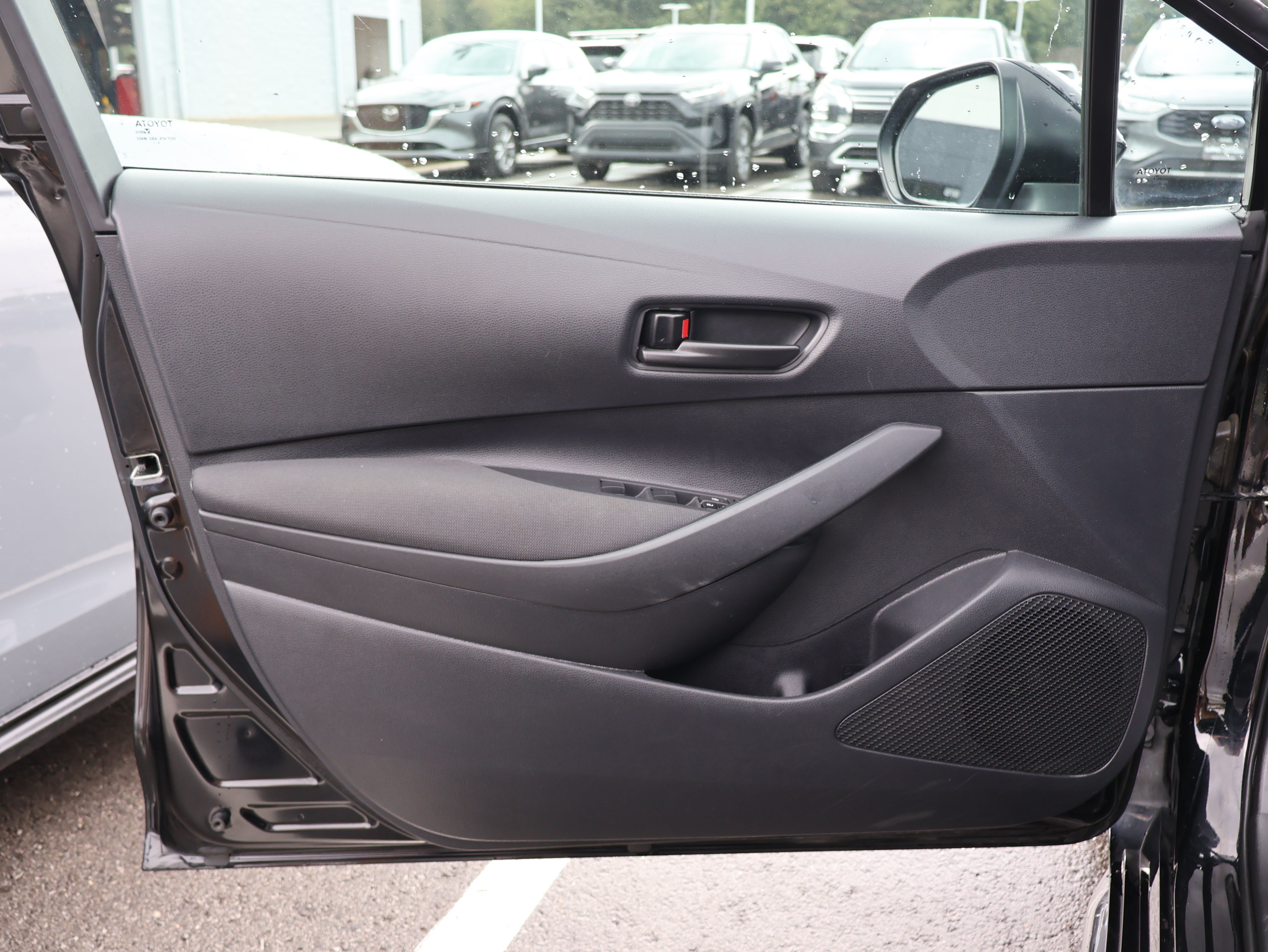Used 2025 Toyota Corolla LE FWD image 35