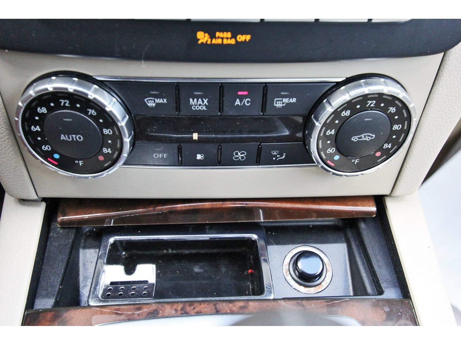 Used 2013 Mercedes-Benz C 250 Sedan image 28