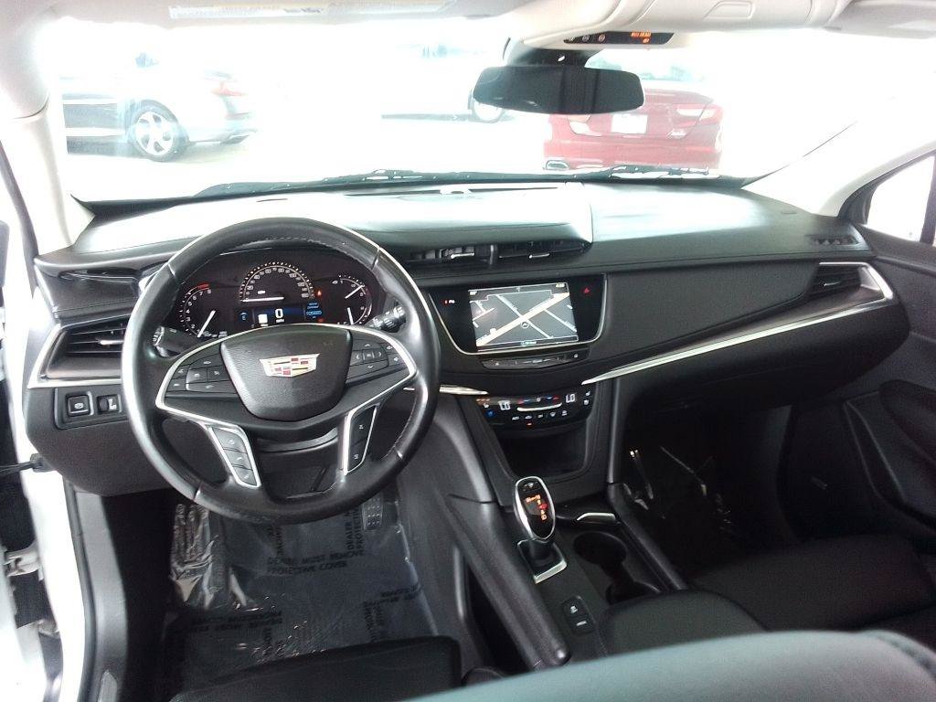 Used 2017 Cadillac XT5 Premium Luxury FWD image 7
