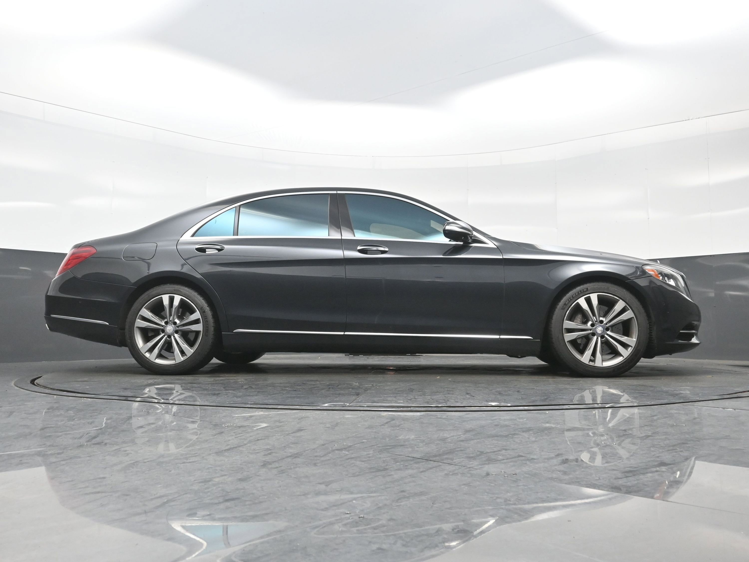 Used 2014 Mercedes-Benz S 550 Sedan image 32