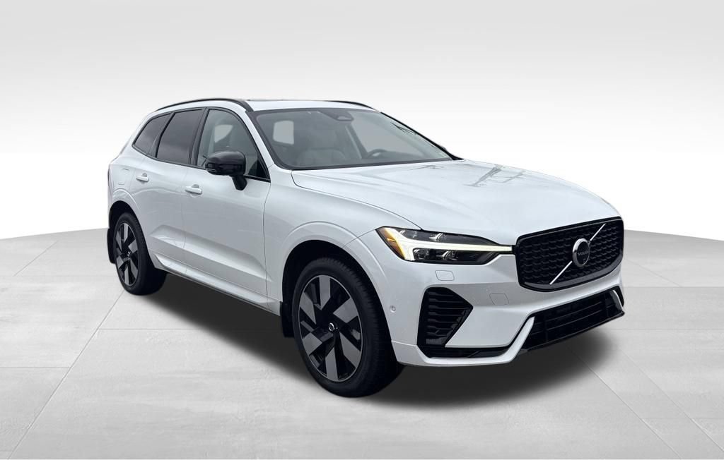 Used 2024 Volvo XC60 T8 Plus w/ Climate Package AWD/4WD image 38