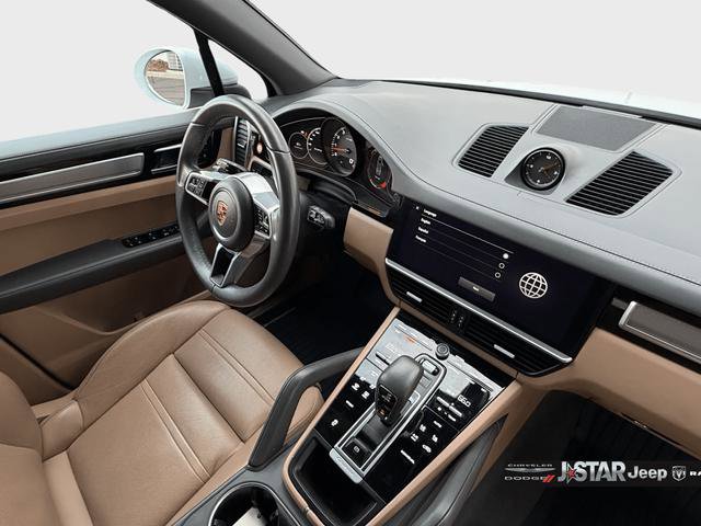 Used 2023 Porsche Cayenne Platinum Edition image 19