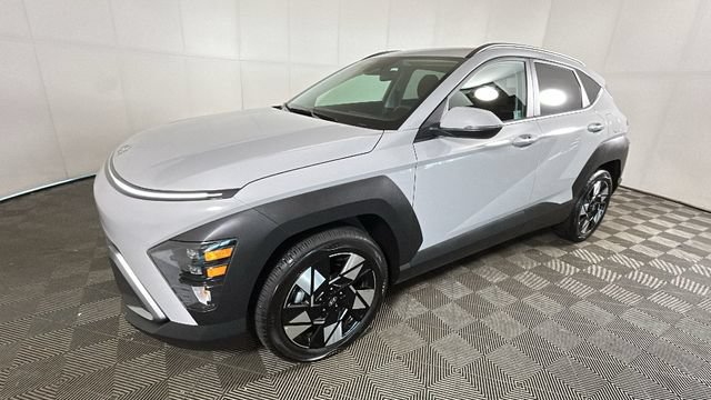 Certified 2025 Hyundai Kona SEL FWD image 6