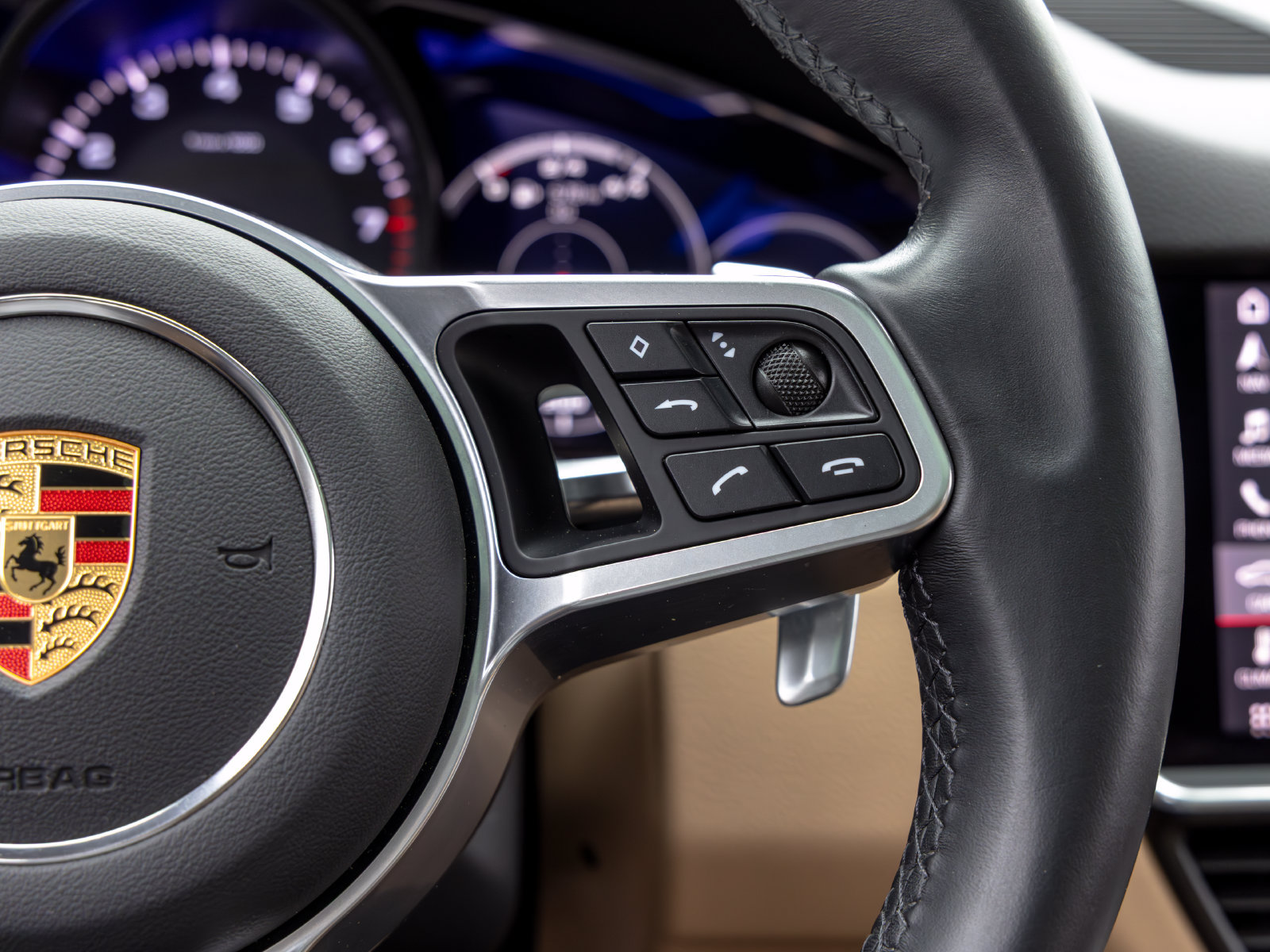 Certified 2021 Porsche Cayenne AWD/4WD image 31