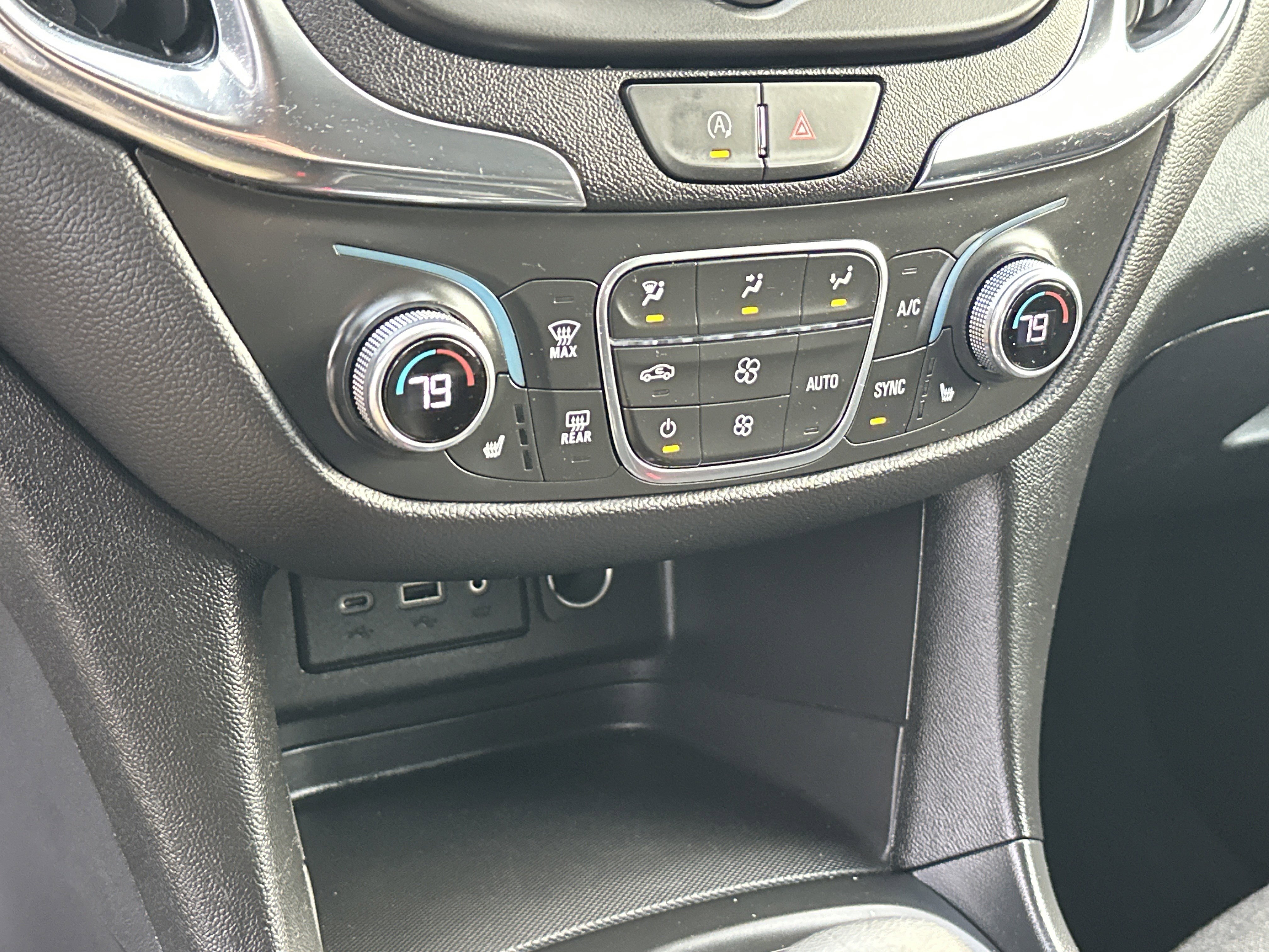 Used 2024 Chevrolet Equinox LT image 23