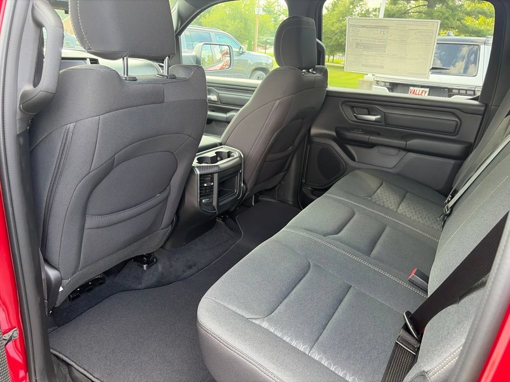 New 2026 RAM 1500 Express AWD/4WD image 19