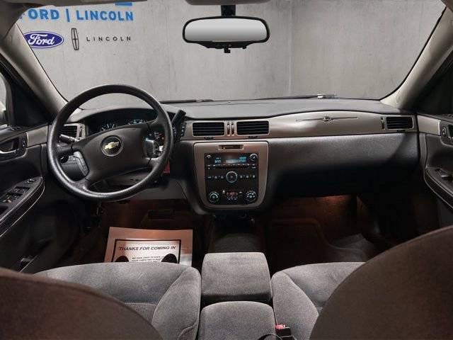 Used 2008 Chevrolet Impala LT FWD image 2
